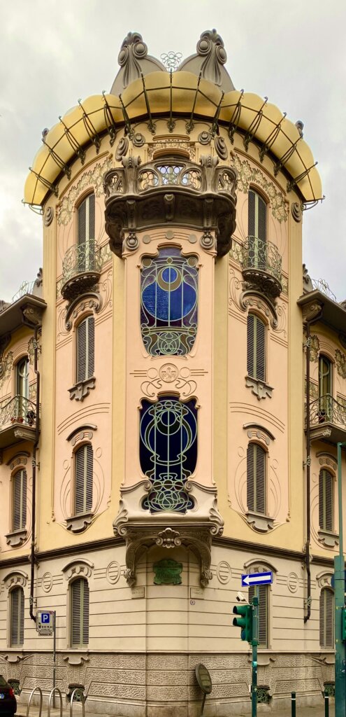 Casa Fenoglio La-Fleur, Via Principi d’Acaja, 11
